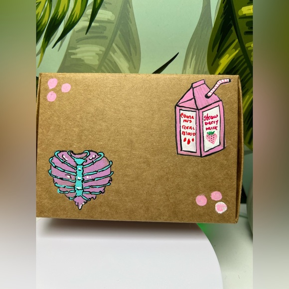 Pastel Goth Jewelry Gift Set with Painted Box - Gothic Kawaii Jewelry Gift Set - Picture 5 of 8